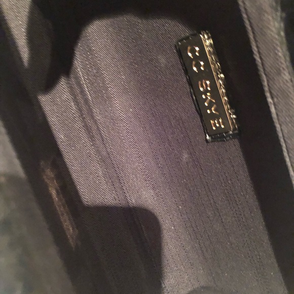 NWT Elegant CC Skye black leather crocodile embossed clutch. - Picture 4 of 4